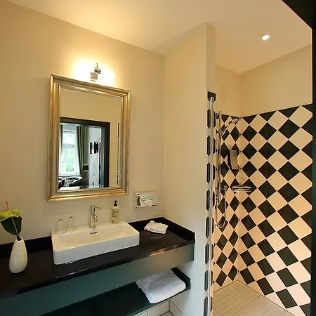 & Freiwerk 4*